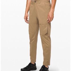 NWOT Lululemon men’s Mile View biker pants